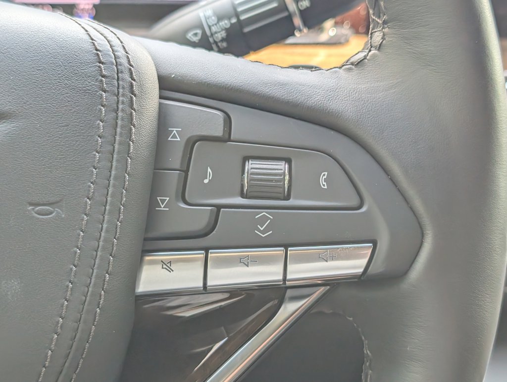 Used 2024 Cadillac Escalade Sport Platinum w/ LPO, Floor Liner Package AWD/4WD image 28
