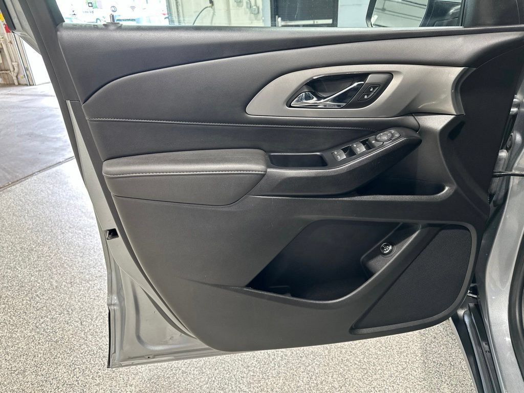 Certified 2023 Chevrolet Traverse LT AWD/4WD image 12