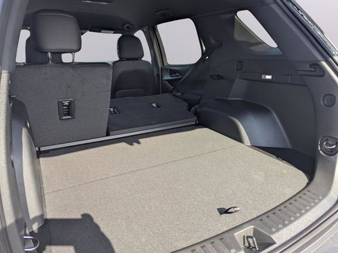 New 2026 Chevrolet Equinox LT w/ Convenience Package II image 12