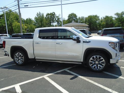 Used 2023 GMC Sierra 1500 Denali w/ Denali Reserve Package AWD/4WD image 6