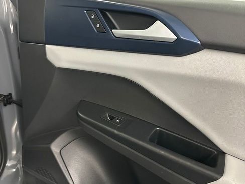 Used 2022 Volkswagen Taos SE w/ Panoramic Sunroof Package image 33