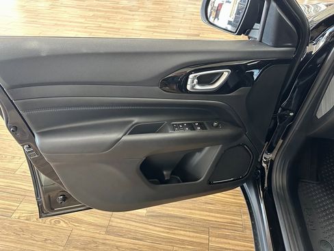 New 2026 Jeep Compass Latitude image 10