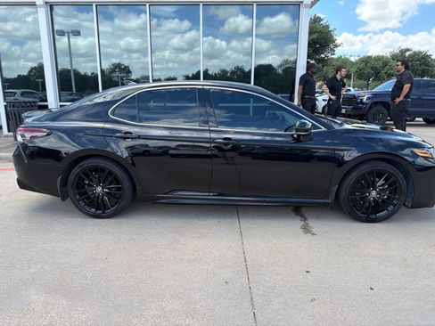 Used 2024 Toyota Camry XSE FWD image 5