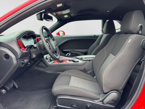 Used 2020 Dodge Challenger SXT AWD/4WD image 10