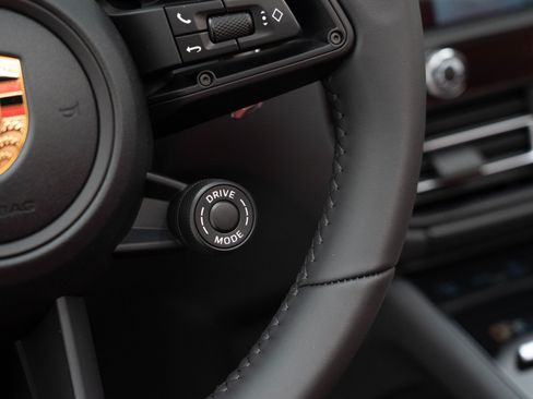 Certified 2026 Porsche Macan AWD/4WD image 26