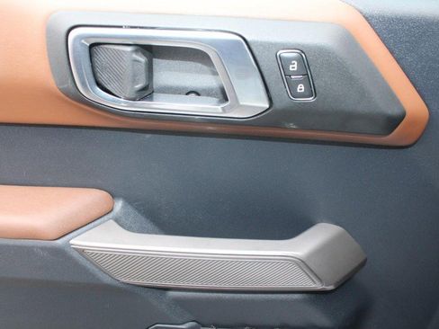 Used 2023 Ford Bronco Outer Banks image 10