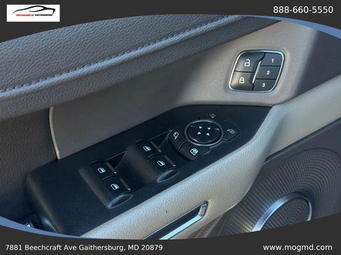 Used 2019 Ford Expedition XLT w/ Equipment Group 202A RWD image 18