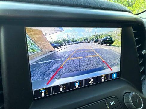 Used 2023 GMC Acadia AT4 w/ Technology Package AWD/4WD image 18