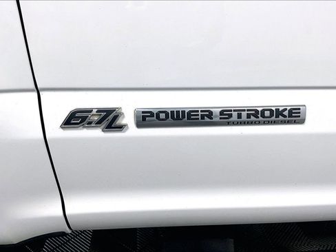 Used 2022 Ford F350 Lariat w/ Black Appearance Package image 14