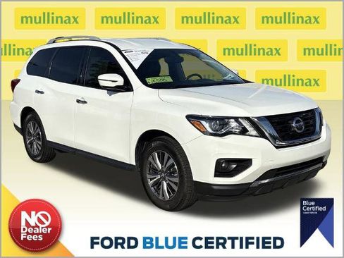 Used 2020 Nissan Pathfinder SL image 1