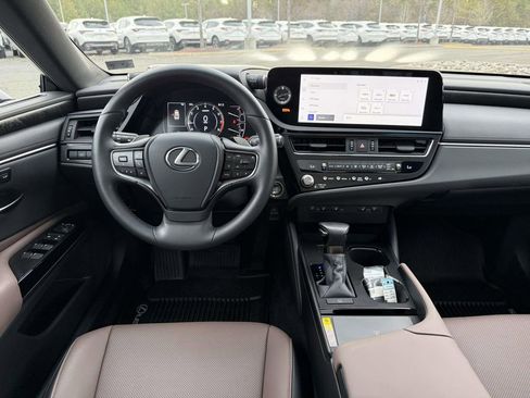 Used 2025 Lexus ES 350 Premium w/ Premium Package image 8