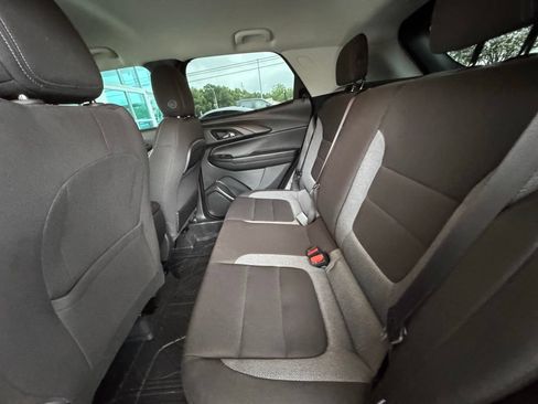 Used 2024 Chevrolet TrailBlazer LT w/ LT Cold Weather Package FWD image 19