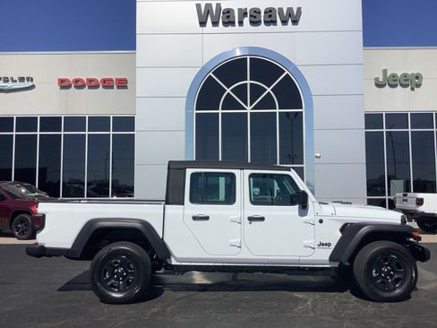 New 2026 Jeep Gladiator Sport AWD/4WD image 4
