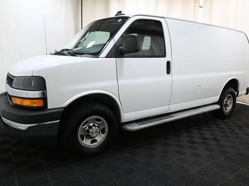 Used 2023 Chevrolet Express 2500 w/ Driver Convenience Package image 5
