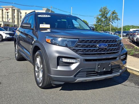 Certified 2023 Ford Explorer XLT w/ Equipment Group 202A AWD/4WD image 2