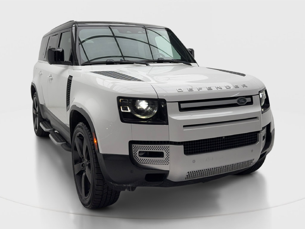 Used 2023 Land Rover Defender 130 SE AWD/4WD image 3