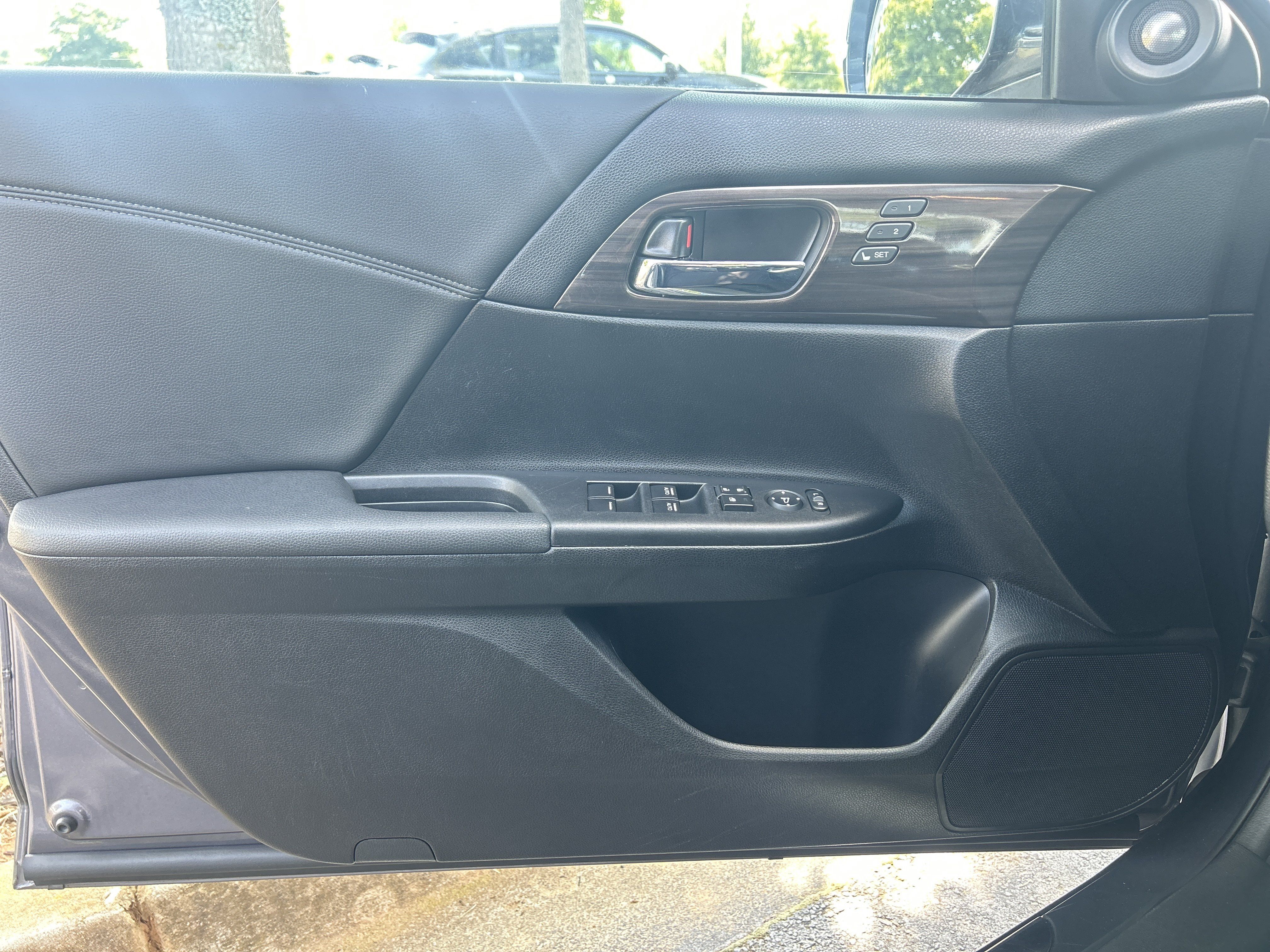 Used 2016 Honda Accord EX-L image 22