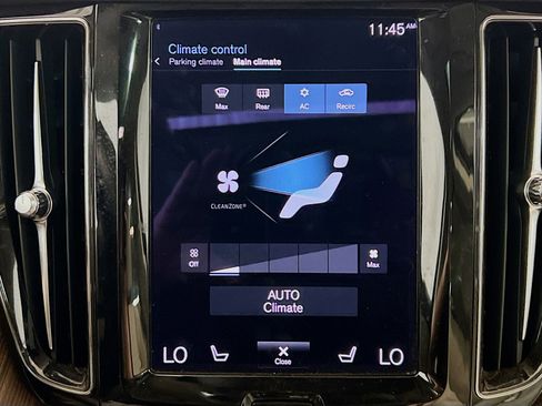 Used 2021 Volvo XC60 T5 Momentum w/ Protection Package Premier image 11