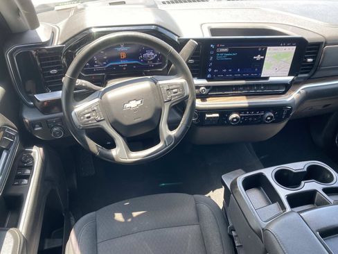 Used 2025 Chevrolet Silverado 2500 LT w/ Convenience Package AWD/4WD image 17