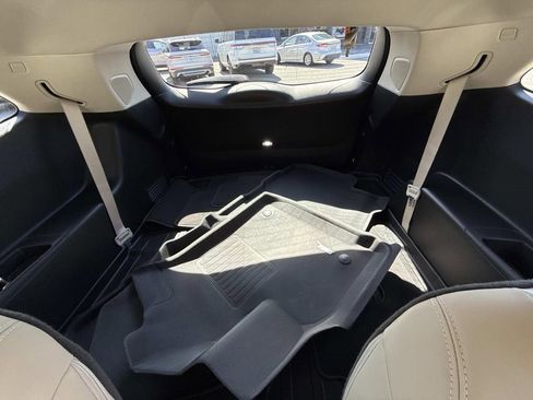 Used 2020 Buick Enclave Essence w/ Sound and Sites Package image 18