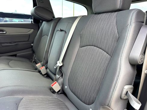 Used 2017 Chevrolet Traverse LT image 16