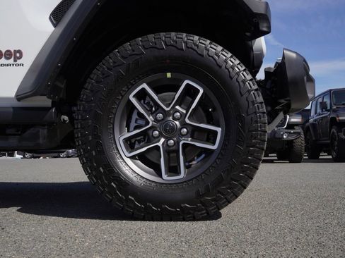 New 2026 Jeep Gladiator Mojave image 9