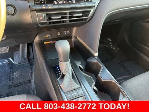 Used 2025 Toyota Camry LE w/ Convenience Package image 25