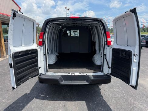 Used 2022 Chevrolet Express 2500 w/ Driver Convenience Package RWD image 6