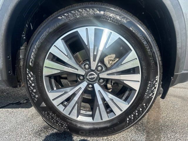 Used 2023 Nissan Rogue SV AWD/4WD image 46