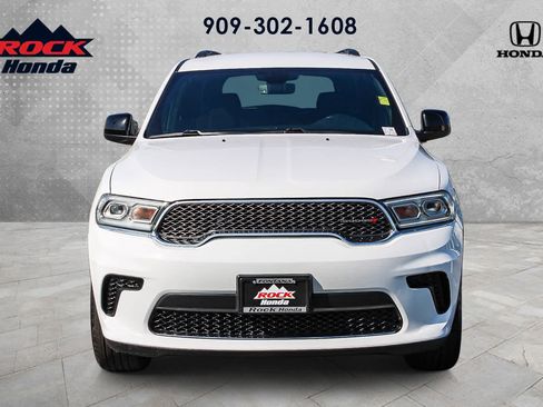 Used 2023 Dodge Durango SXT image 2