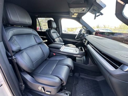 New 2026 Lincoln Navigator Reserve w/ Jet Appearance Package AWD/4WD image 23