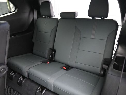 Used 2024 GMC Acadia AT4 w/ Luxury Package image 22