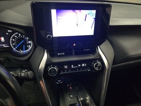 Used 2023 Toyota Venza LE image 34