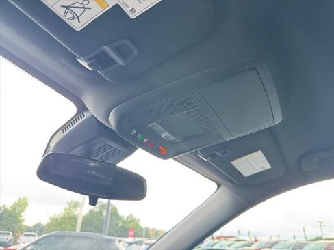 Used 2026 Chevrolet Equinox LT FWD image 25