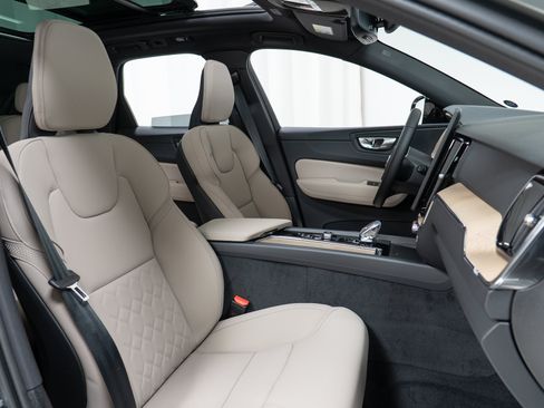 New 2026 Volvo XC60 B5 Plus w/ Climate Package AWD/4WD image 22