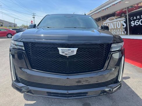 Used 2022 Cadillac Escalade ESV Sport w/ Touring Package image 3