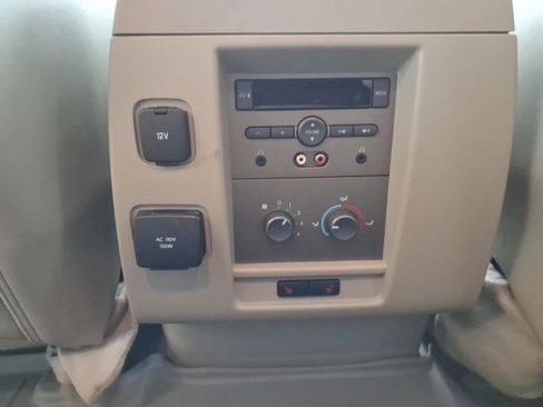 Used 2014 Lincoln Navigator L 4WD image 13