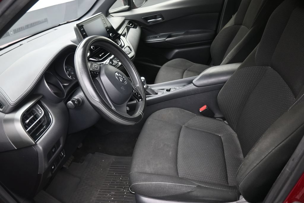 Used 2019 Toyota C-HR LE FWD image 12