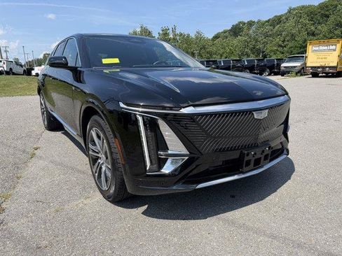 Used 2025 Cadillac Lyriq Luxury AWD/4WD image 59