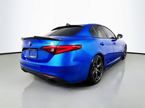 Used 2019 Alfa Romeo Giulia w/ Nero Edizione image 4