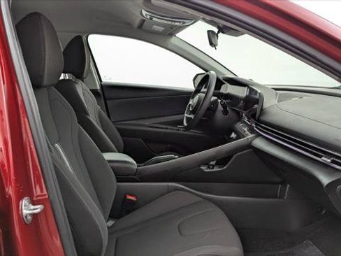 Used 2024 Hyundai Elantra SEL FWD image 21