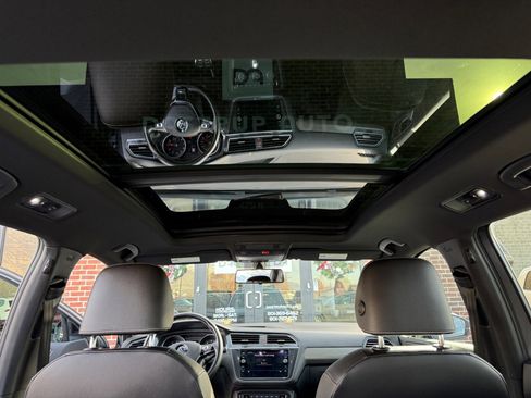 Used 2021 Volkswagen Tiguan SE R-Line image 12