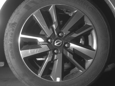 Used 2025 Nissan Versa SV FWD image 13