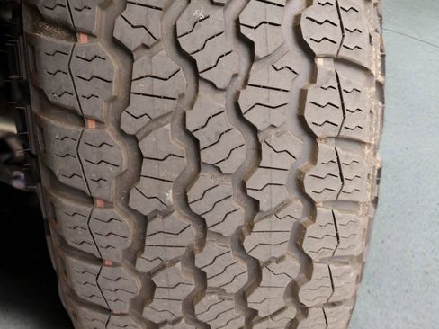 Certified 2025 Toyota Tacoma 4x4 Double Cab Hybrid image 28