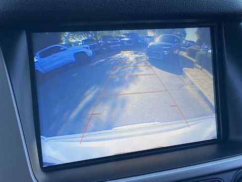 Used 2018 GMC Yukon SLE w/ SLE Value Package image 11