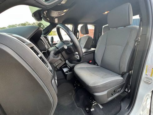 Used 2024 RAM 2500 Big Horn AWD/4WD image 13