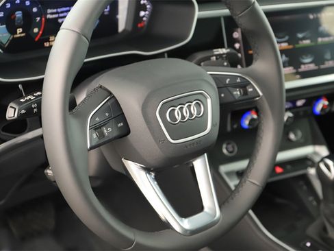 New 2025 Audi Q3 2.0T Premium image 16