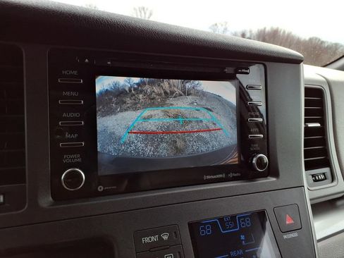 Used 2020 Toyota Sienna LE image 10