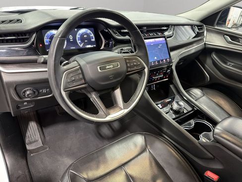 Used 2023 Jeep Grand Cherokee L Limited w/ Luxury Tech Group II AWD/4WD image 6