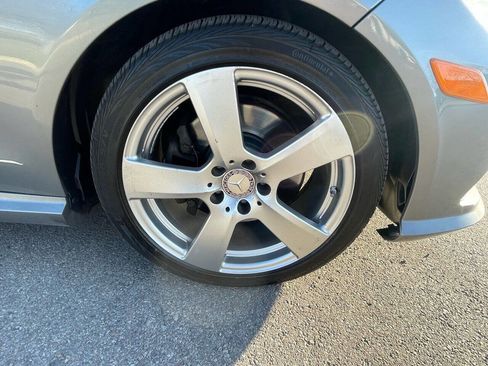 Used 2011 Mercedes-Benz E 350 4MATIC Sedan image 12